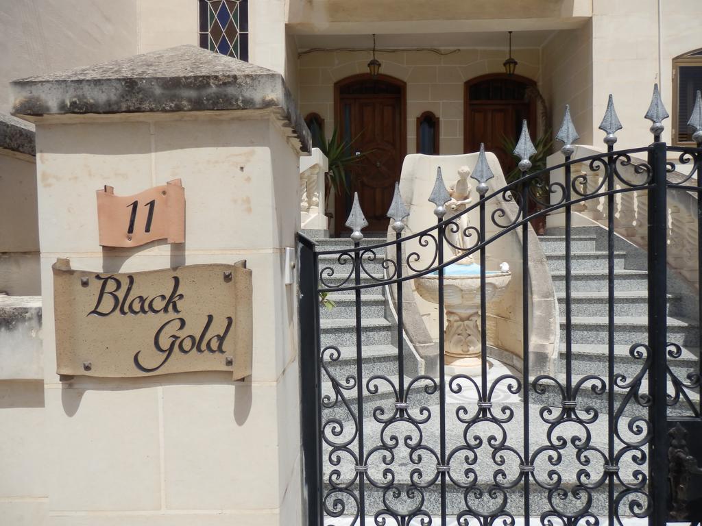 Black Gold Private Room Msida Bagian luar foto